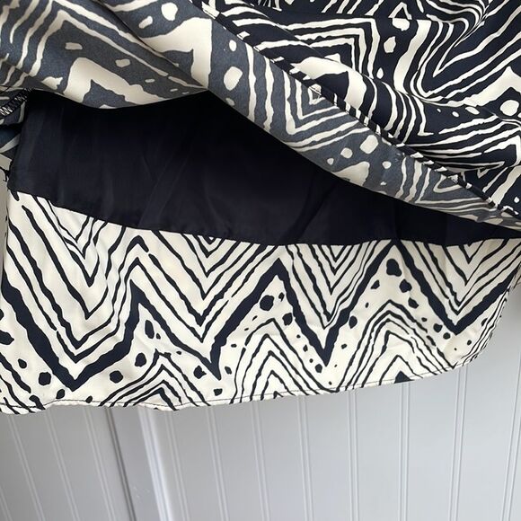 THE LIMITED strapless fit and flare dress black and cream lined zipper size 8 - Picture 3 of 14